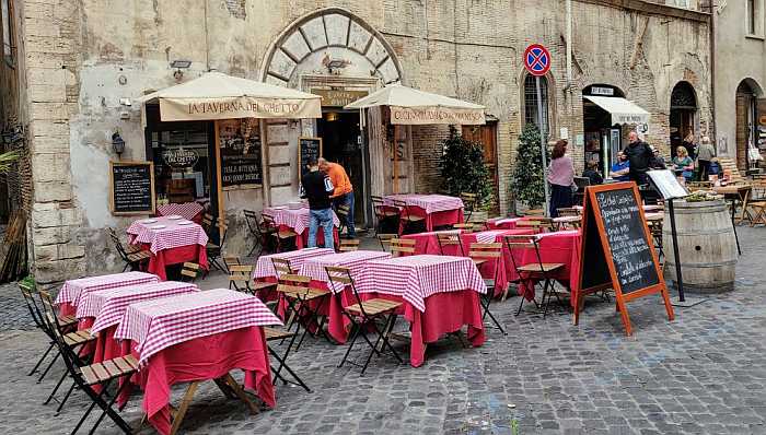 Kosher restaurants in the Jewish Ghetto in Rome - La Taverna del Ghetto