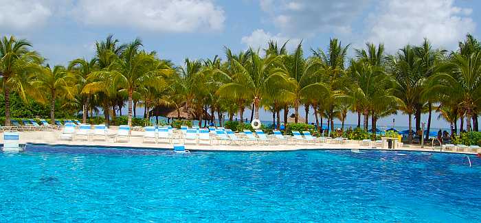 Luxury resort at a passover program.