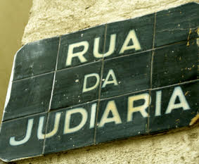 Street sign in Lisbon's city center referencing the Jewish people.